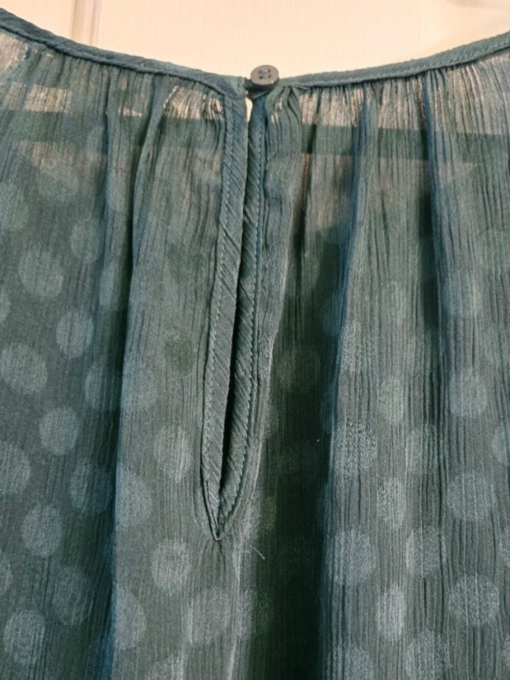 Max Studio Women’s Emerald Green Polka Dot Blouse Ruched Puff Sleeves - Picture 5 of 6